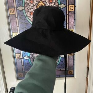 H&M Chic Black Wide-Brim Sun Hat